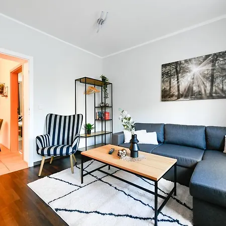Fuerst-pueckler-apartment_bis 6 Personen_waschmaschine_kueche_2x Parkplaetze_terrasse_netflix Cottbus